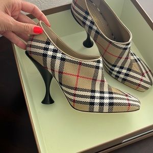 Brand new Burberry women’s booty